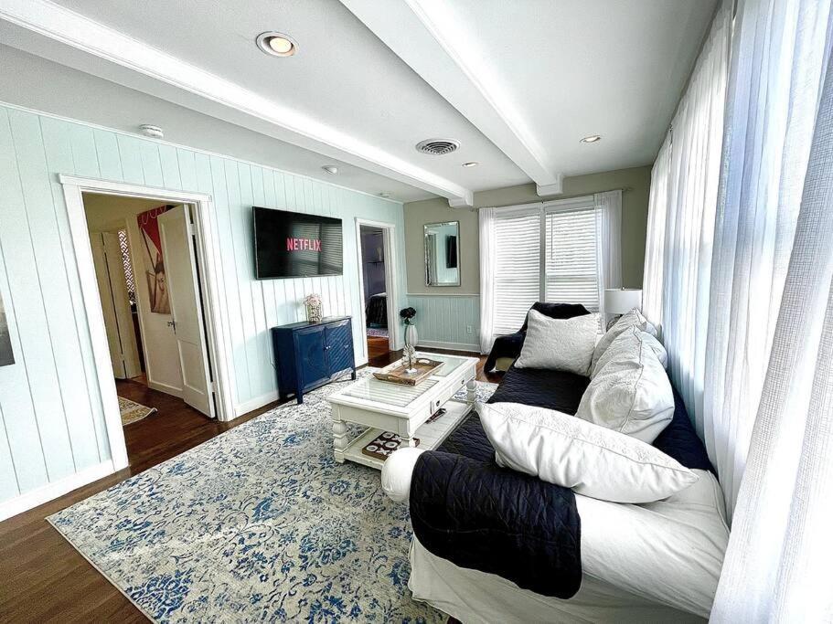 Cozy Sanctuary Minutes From The Bay And Beaches タンパ エクステリア 写真