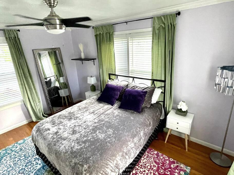 Cozy Sanctuary Minutes From The Bay And Beaches タンパ エクステリア 写真